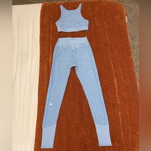 Alo yoga sports bra/crop top, baby blue